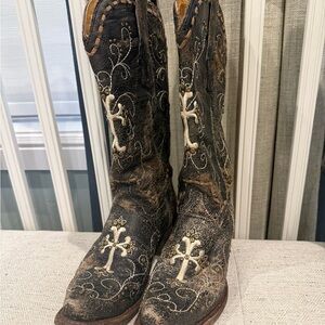 Embroidered Western Cowboy Boots